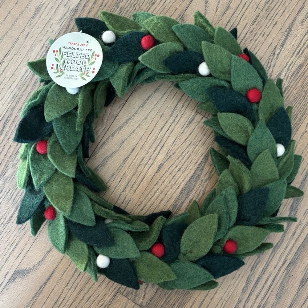 Trader Joe's - 11.8" diameter Handcrafted Felted‎ Wool Holiday Wreath - NEW